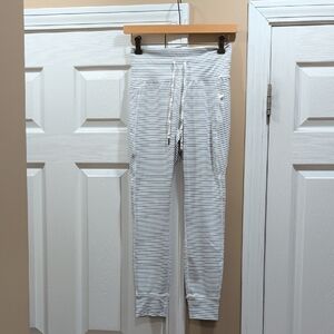 HALARA Black & White Striped High-Waist Pants